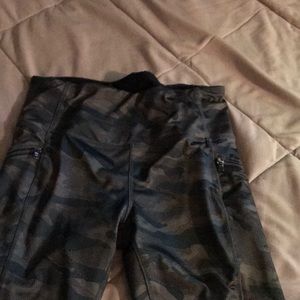 Rbx camo Capri leggings